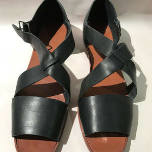 Liz Claiborne Black Leather Sandals 8.5 N